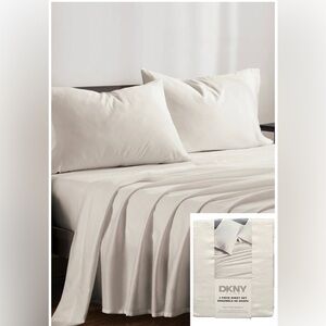 DKNY 4 Pc Cooling Sheet Set- Grand Lit color Moon Beam